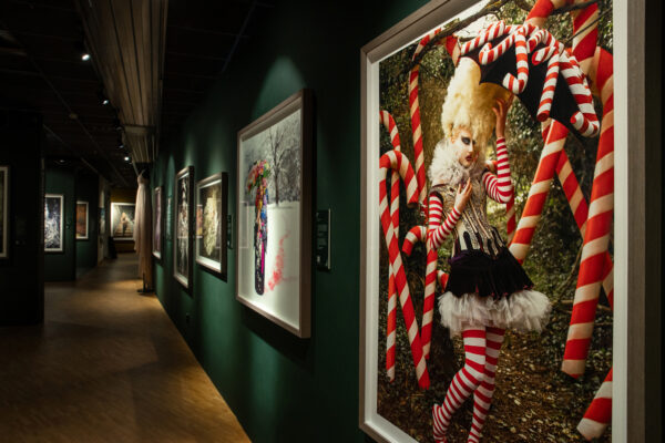 12_candy cane witch wall 12_candy cane witch wall